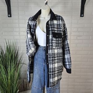 Prissy Jane Black and White Checkered Fuzzy Shirt Jacket Large